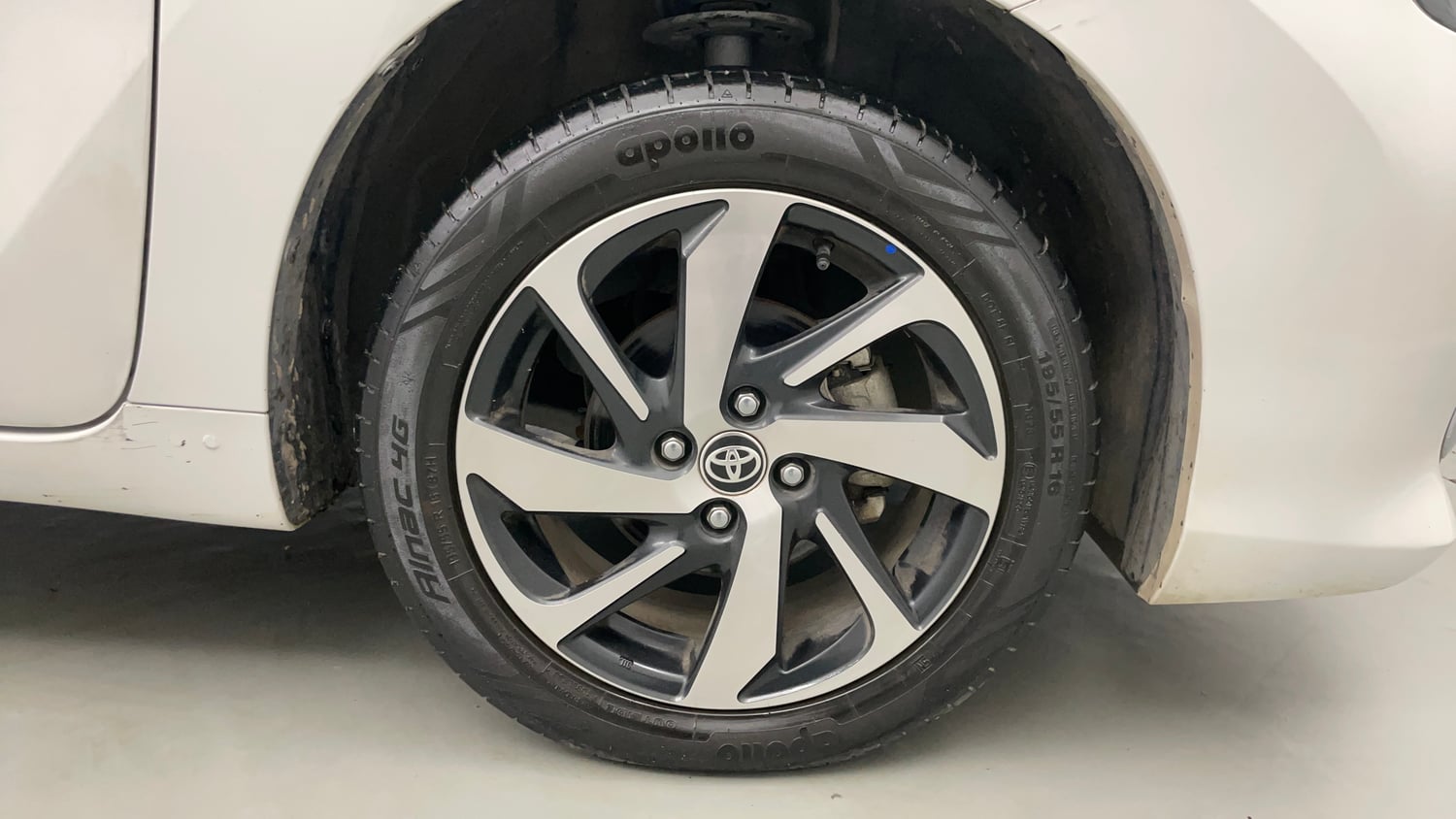 Used 2023 Toyota Glanza V Petrol Manual tyres RIGHT FRONT TYRE RIM VIEW