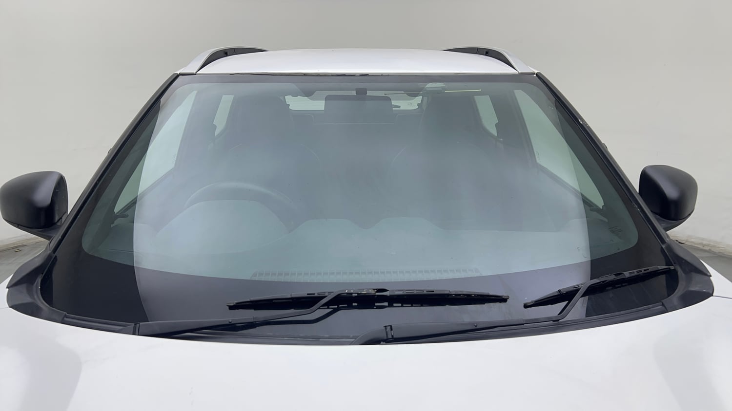 Used 2023 Nissan Magnite XE Petrol Manual exterior FRONT WINDSHIELD VIEW