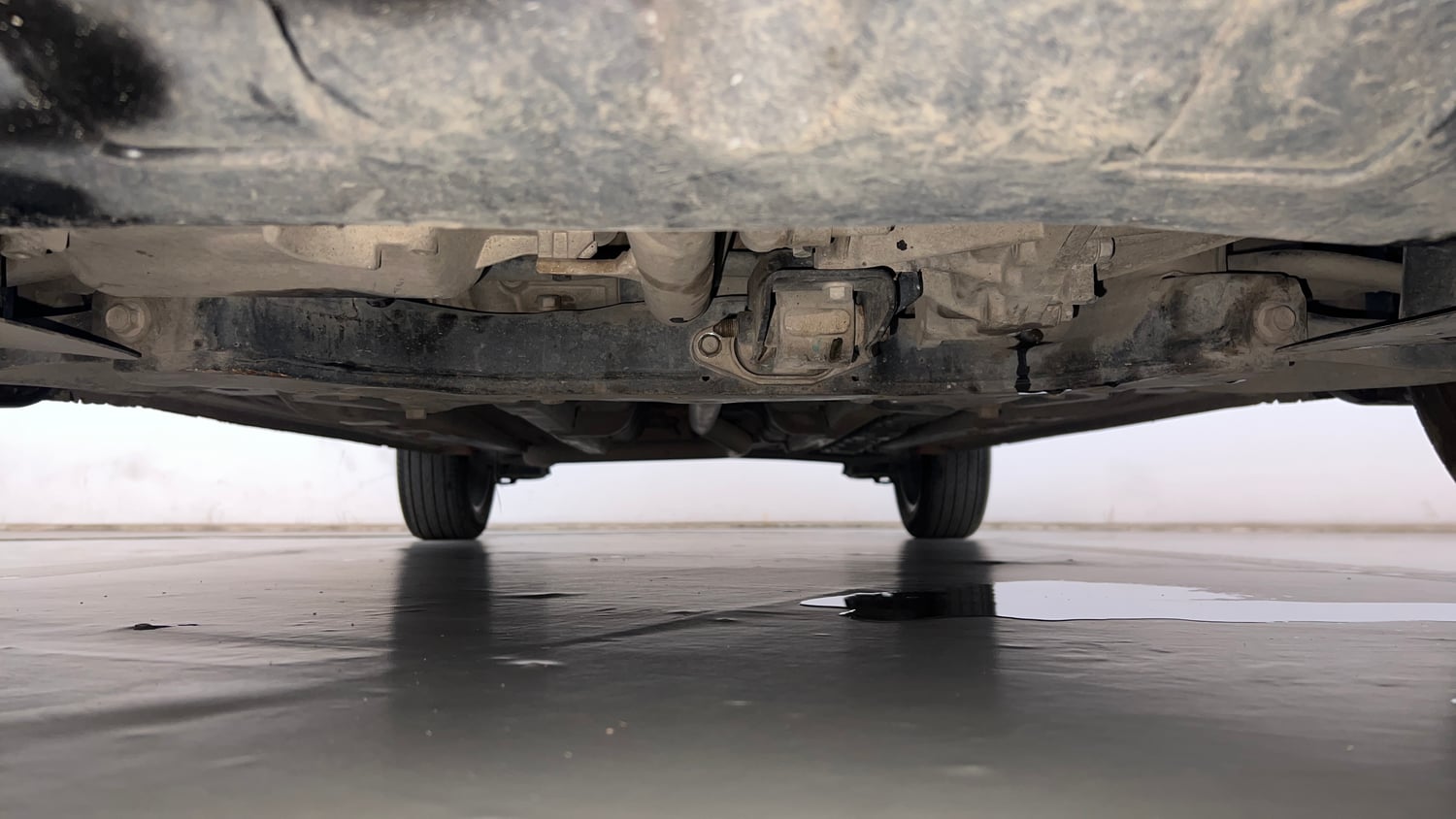 Used 2015 Hyundai Elite i20 Asta 1.4 CRDI Diesel Manual extra FRONT LEFT UNDERBODY VIEW