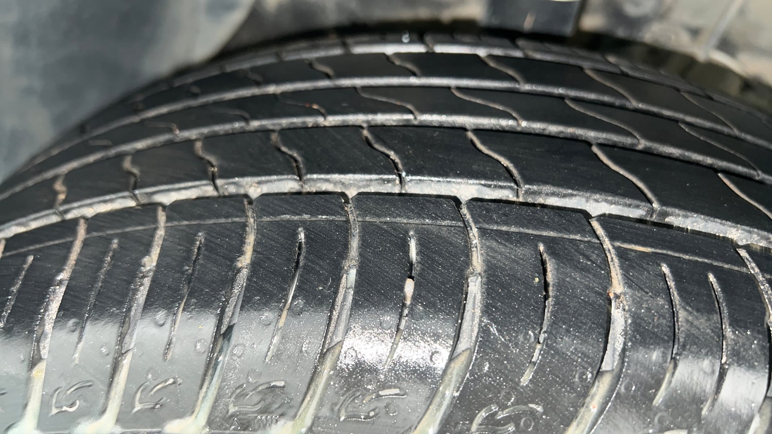 Used 2021 maruti-suzuki Vitara Brezza ZXi Plus Petrol Manual tyres RIGHT FRONT TYRE TREAD VIEW