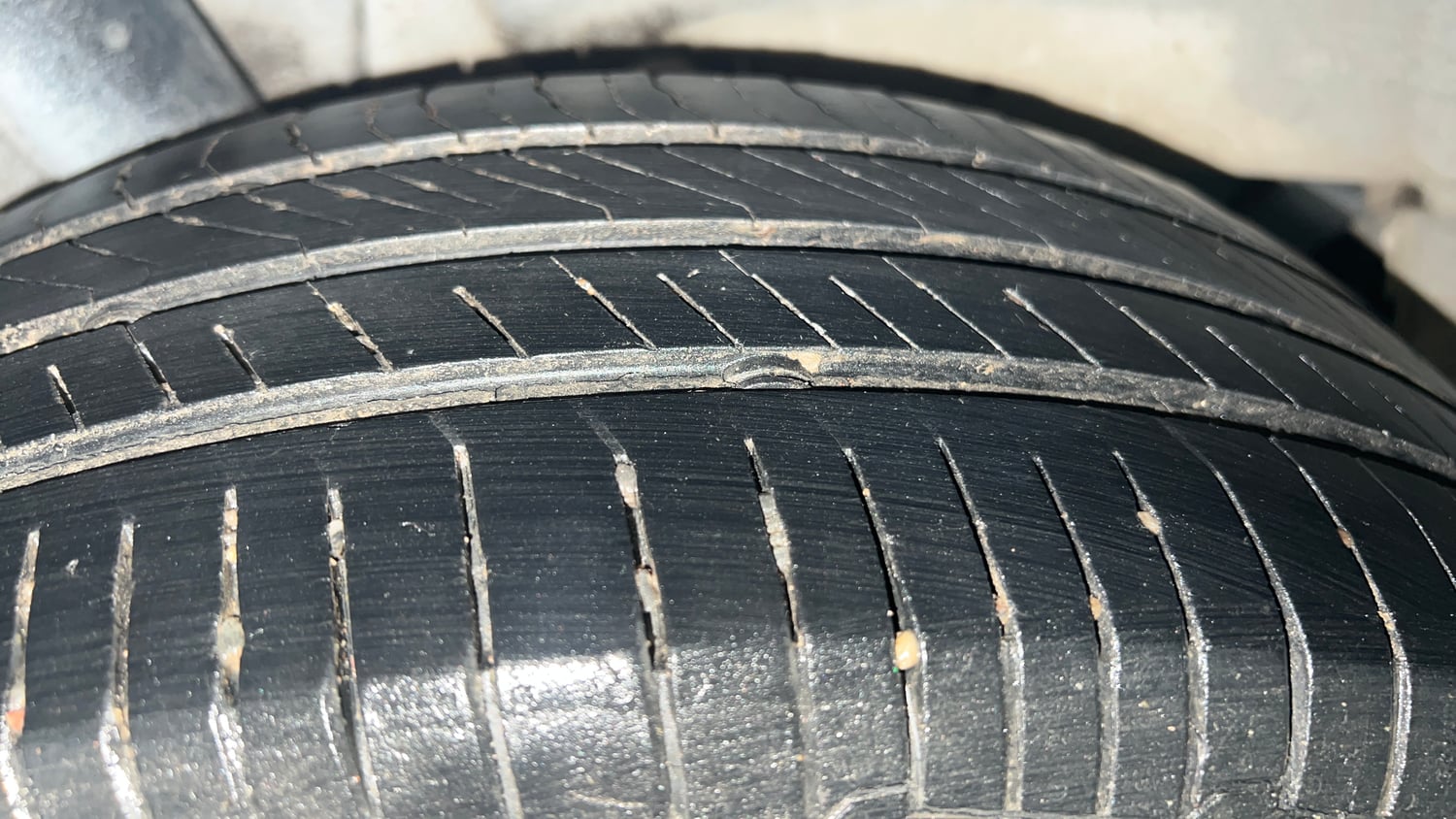 Used 2015 Hyundai Elite i20 Magna 1.2 Petrol Manual tyres RIGHT REAR TYRE TREAD VIEW