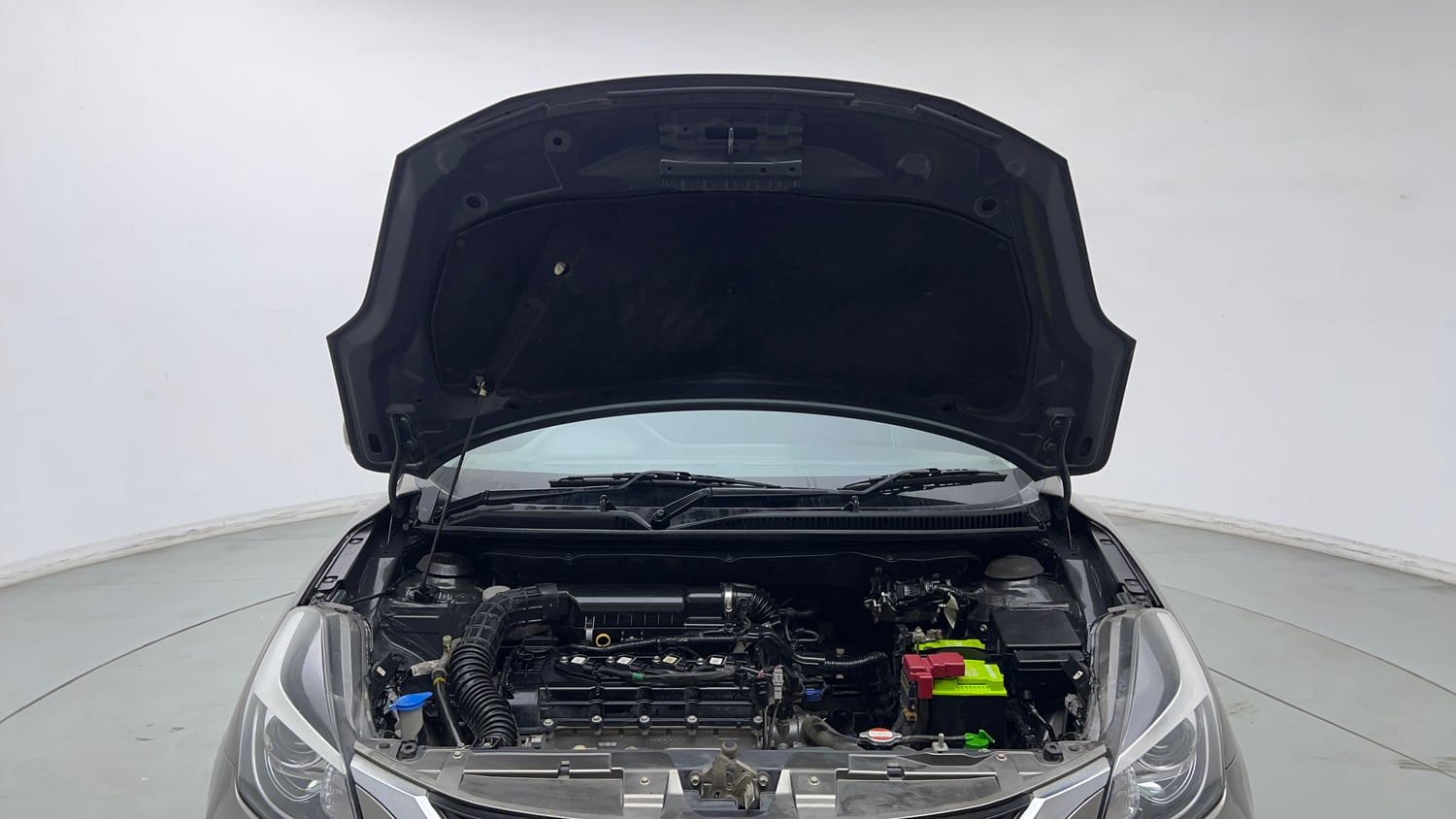 Used 2020 Maruti Suzuki Baleno Zeta Petrol Manual engine ENGINE & BONNET OPEN FRONT VIEW