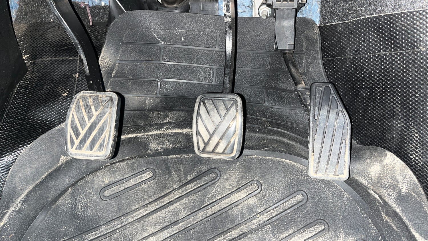 Used 2022 Maruti Suzuki Swift ZXi Petrol Manual interior PEDALS VIEW