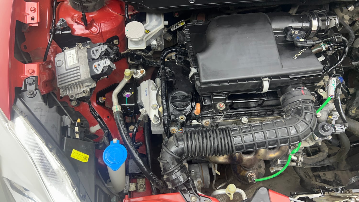Used 2022 Maruti Suzuki Dzire VXi CNG Cng Manual engine ENGINE RIGHT SIDE VIEW