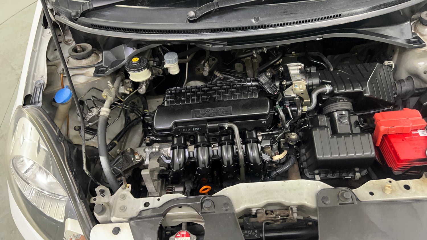 Used 2013 Honda Brio S MT Petrol Manual engine ENGINE RIGHT SIDE VIEW
