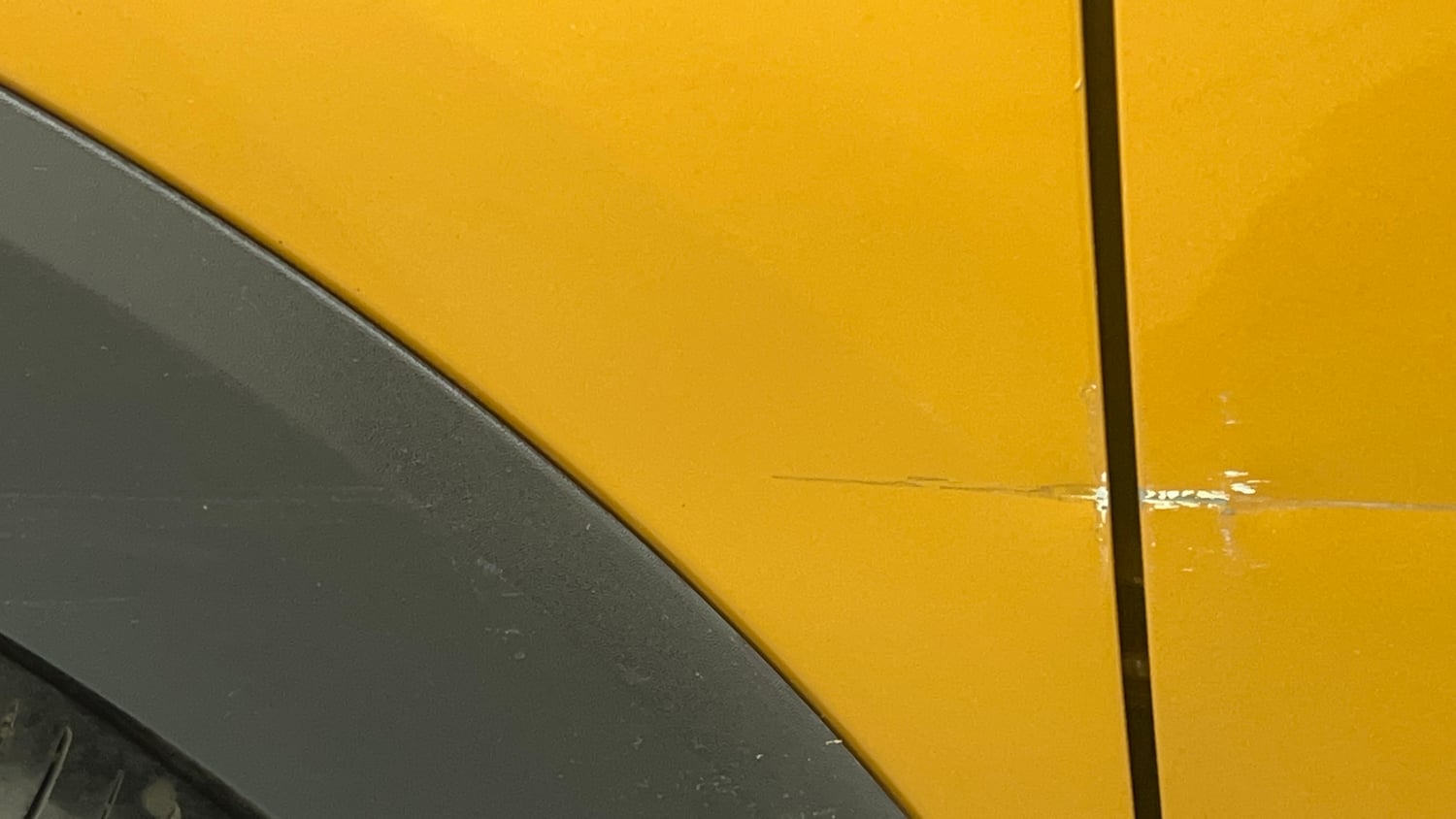 Used 2022 Renault Triber RXZ Petrol Manual dents MINOR SCRATCH