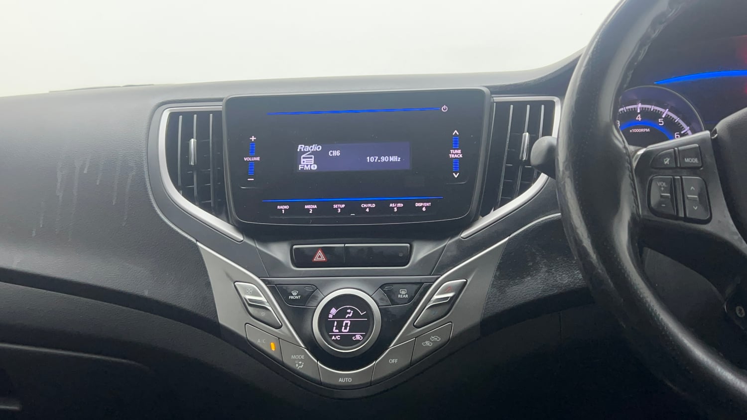 Used 2019 Maruti Suzuki Baleno Delta Petrol Manual interior MUSIC SYSTEM & AC CONTROL VIEW