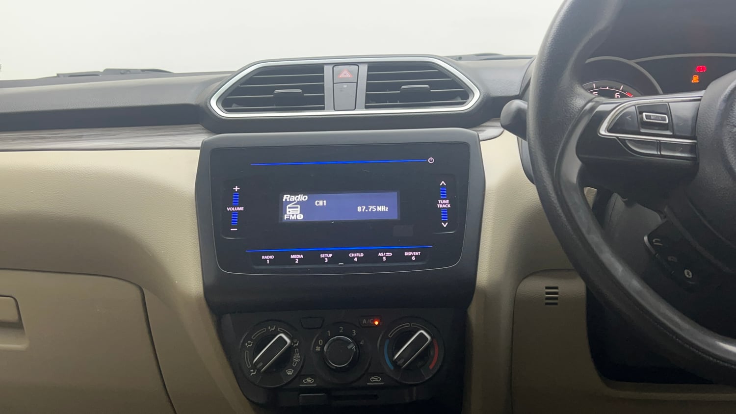 Used 2022 Maruti Suzuki Dzire VXi CNG Cng Manual interior MUSIC SYSTEM & AC CONTROL VIEW