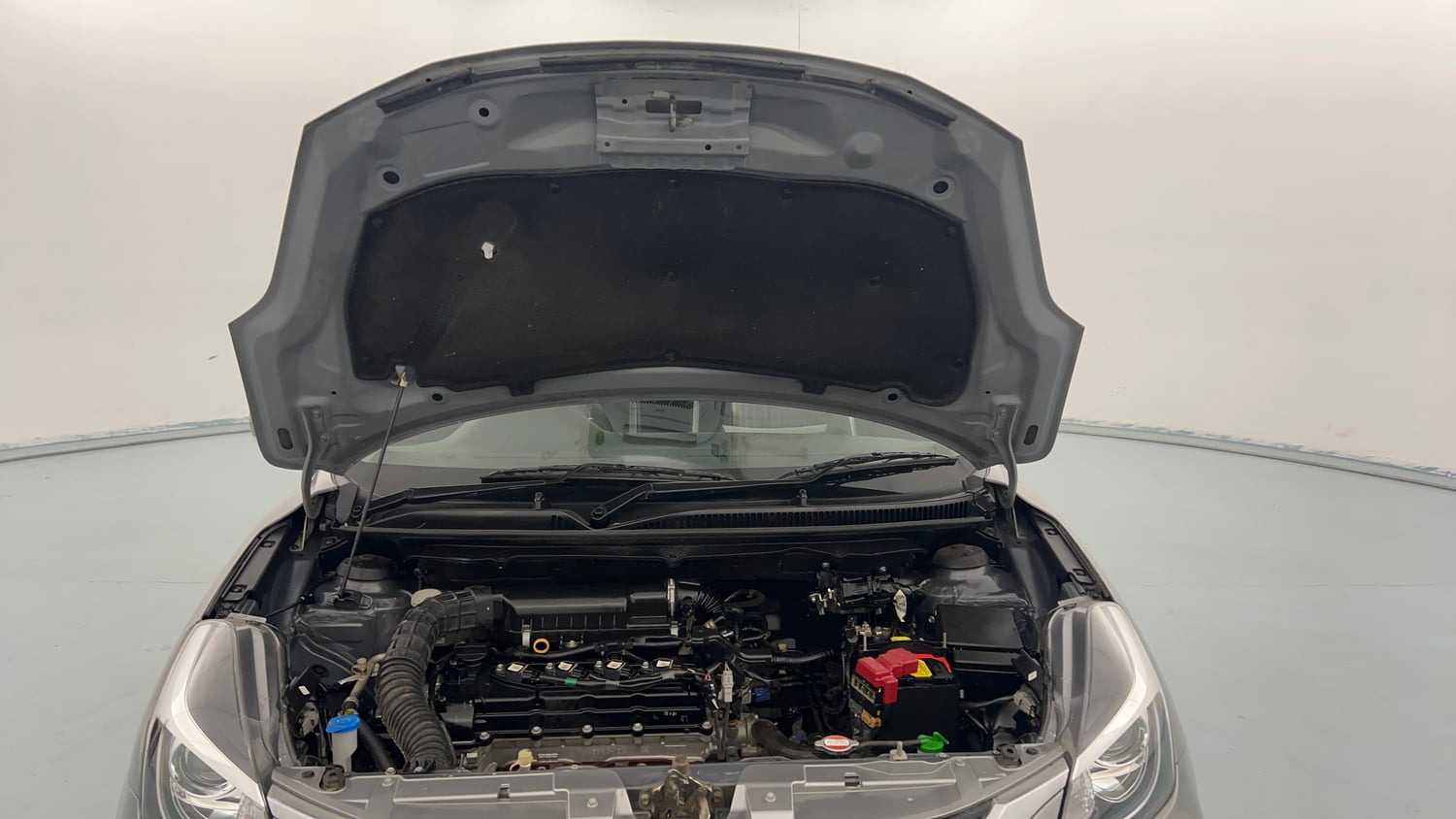 Used 2021 Maruti Suzuki Baleno Zeta Petrol Manual engine ENGINE & BONNET OPEN FRONT VIEW