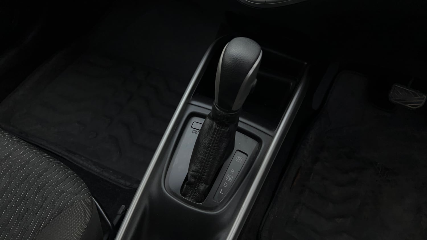 Used 2019 Maruti Suzuki Baleno Delta 1.2 AT Petrol Automatic interior GEAR  KNOB VIEW
