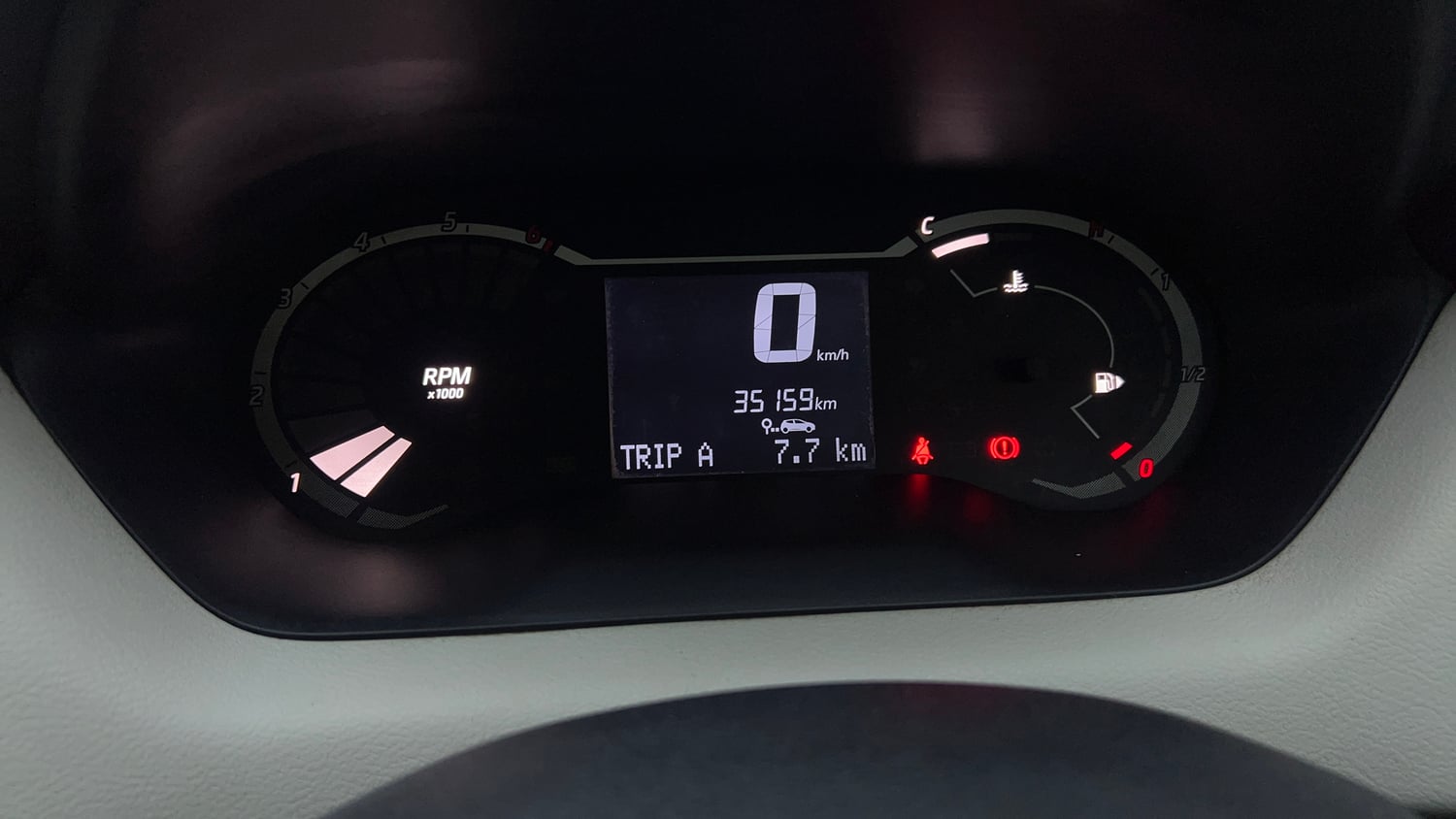 Used 2023 Nissan Magnite XE Petrol Manual interior CLUSTERMETER VIEW