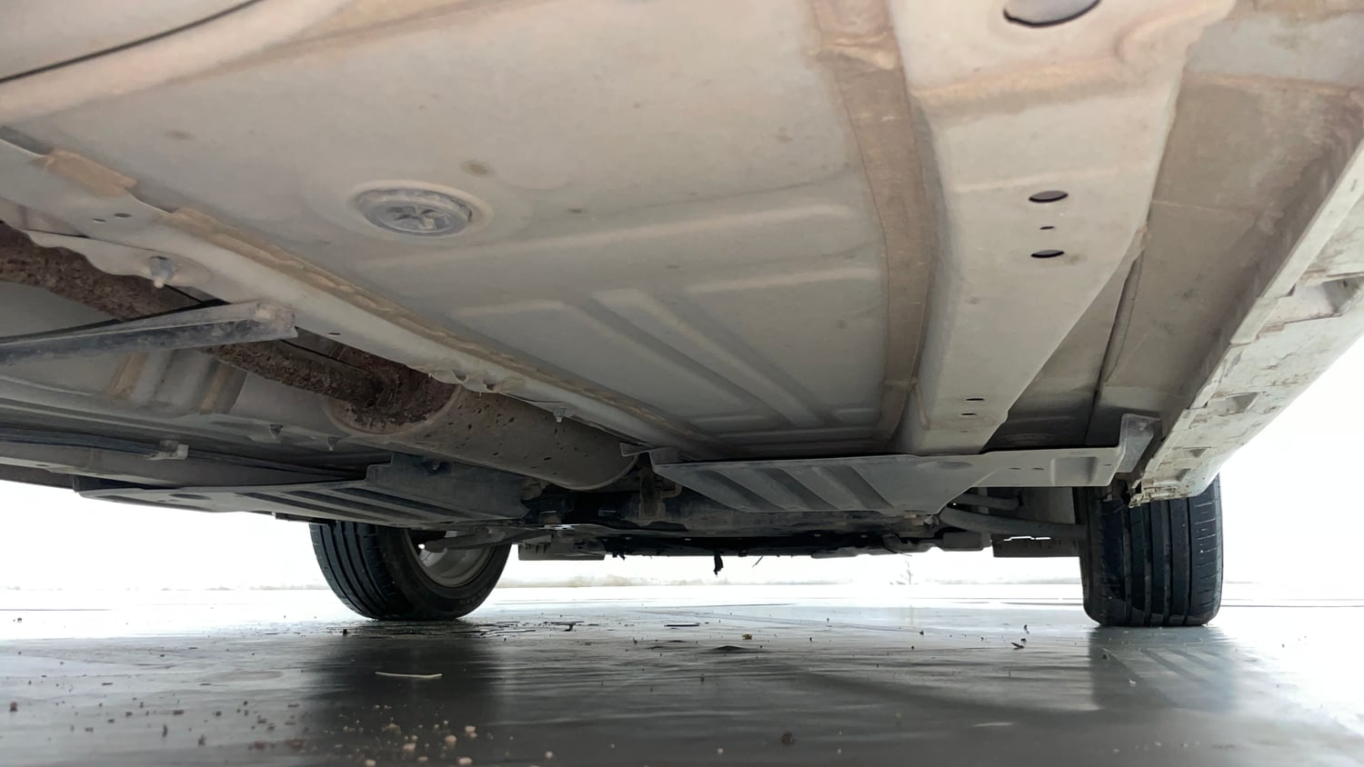 Used 2023 Toyota Glanza V Petrol Manual extra REAR RIGHT UNDERBODY VIEW