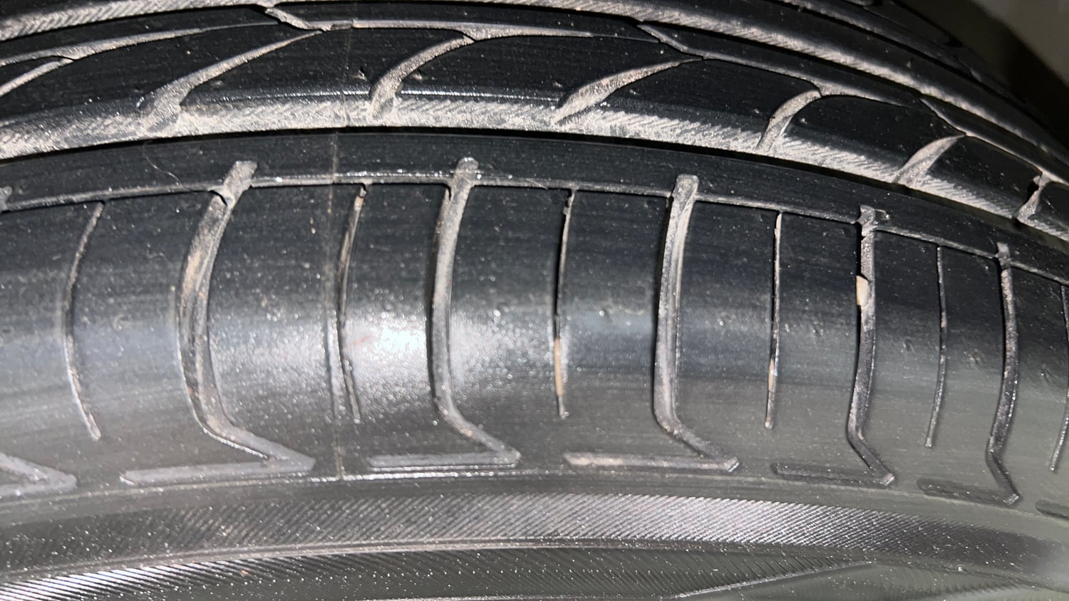 Used 2016 Ford EcoSport Titanium 1.5L TDCi Diesel Manual tyres RIGHT FRONT TYRE TREAD VIEW