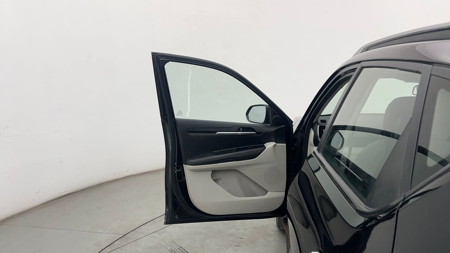 Used 2020 Kia Sonet HTX 1.0 iMT Petrol Manual interior LEFT FRONT DOOR OPEN VIEW