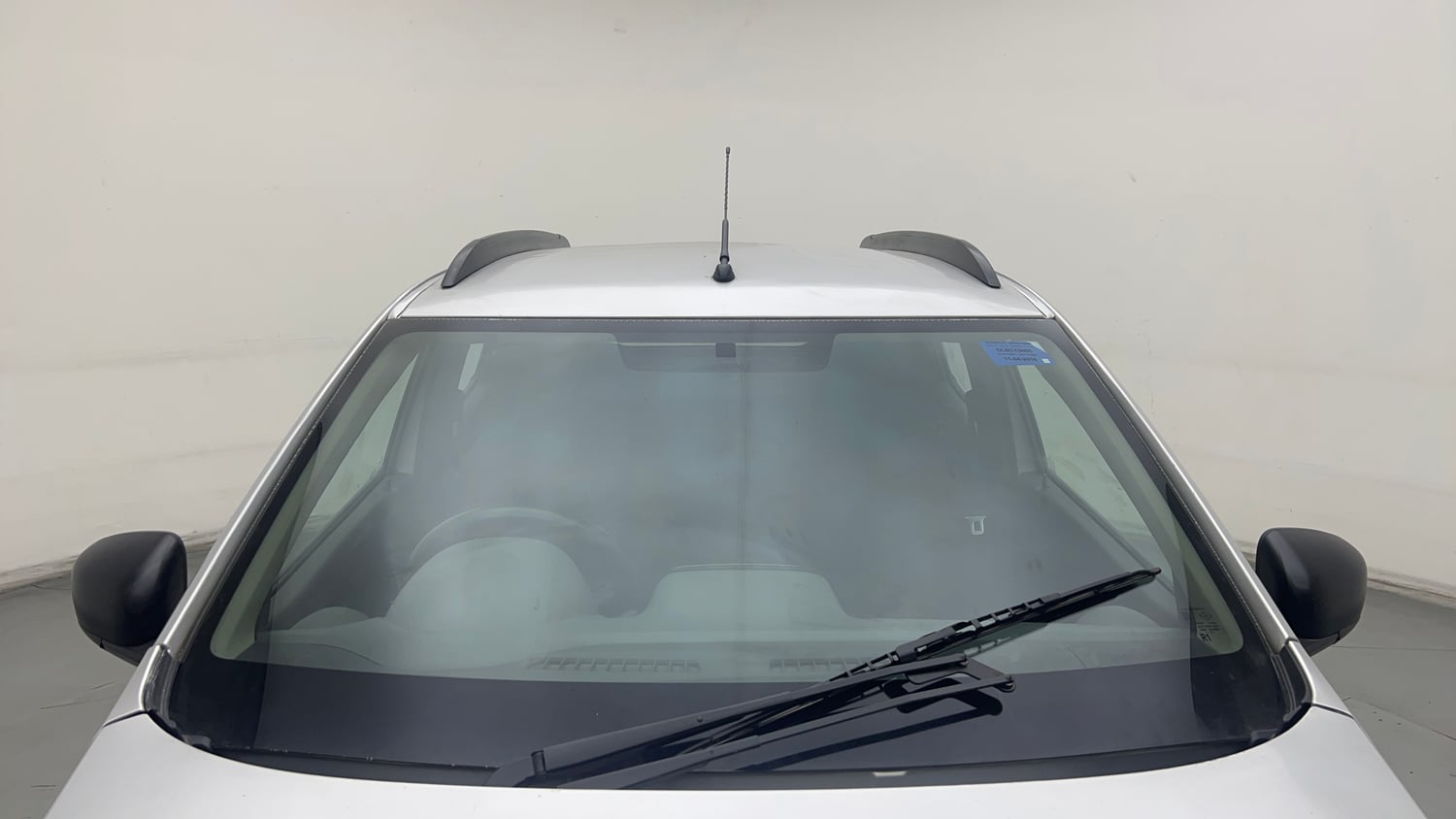 Used 2016 Renault Kwid RXT Petrol Manual exterior FRONT WINDSHIELD VIEW