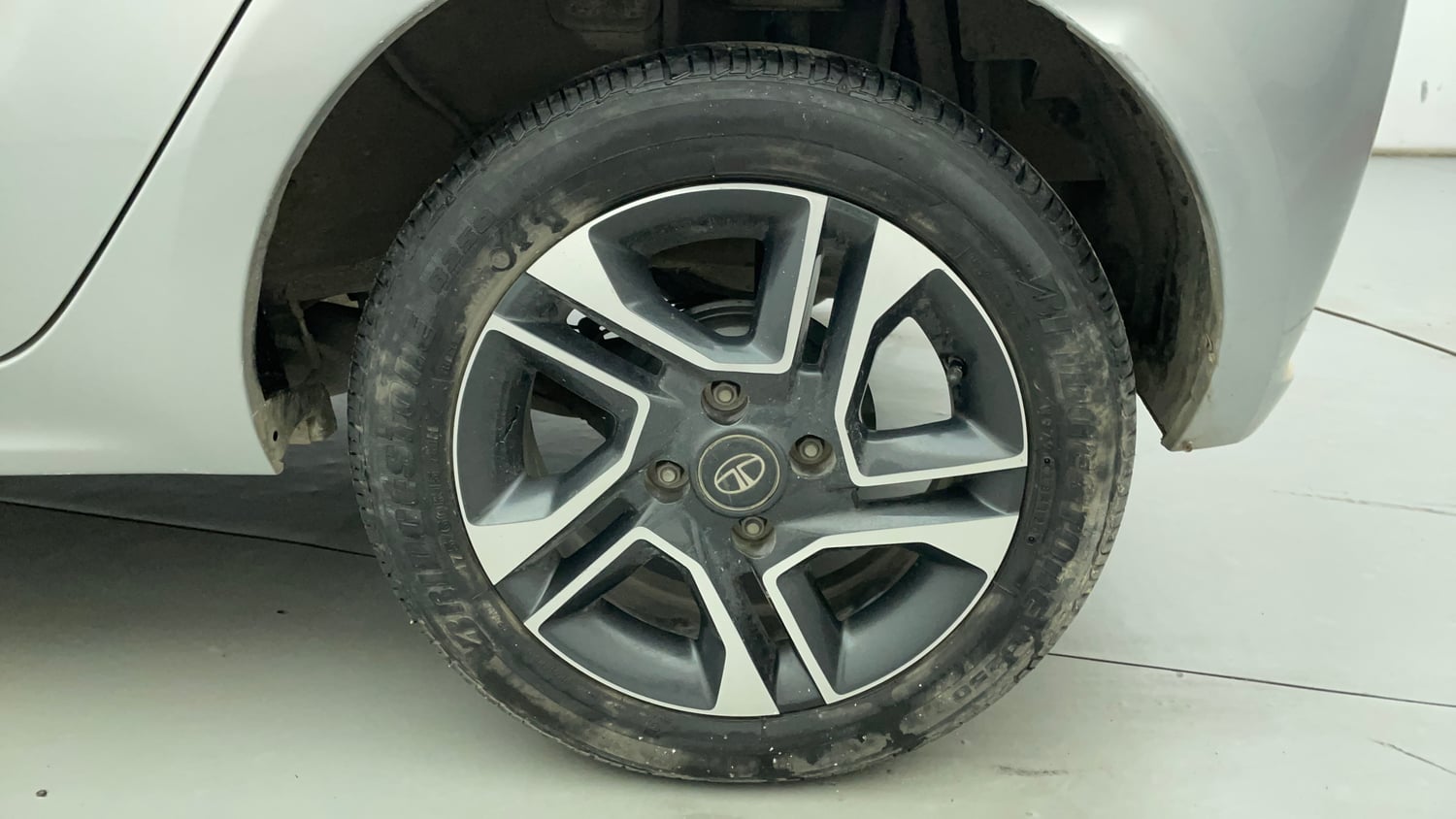Used 2021 Tata Tiago XZA Plus Petrol Automatic tyres LEFT REAR TYRE RIM VIEW