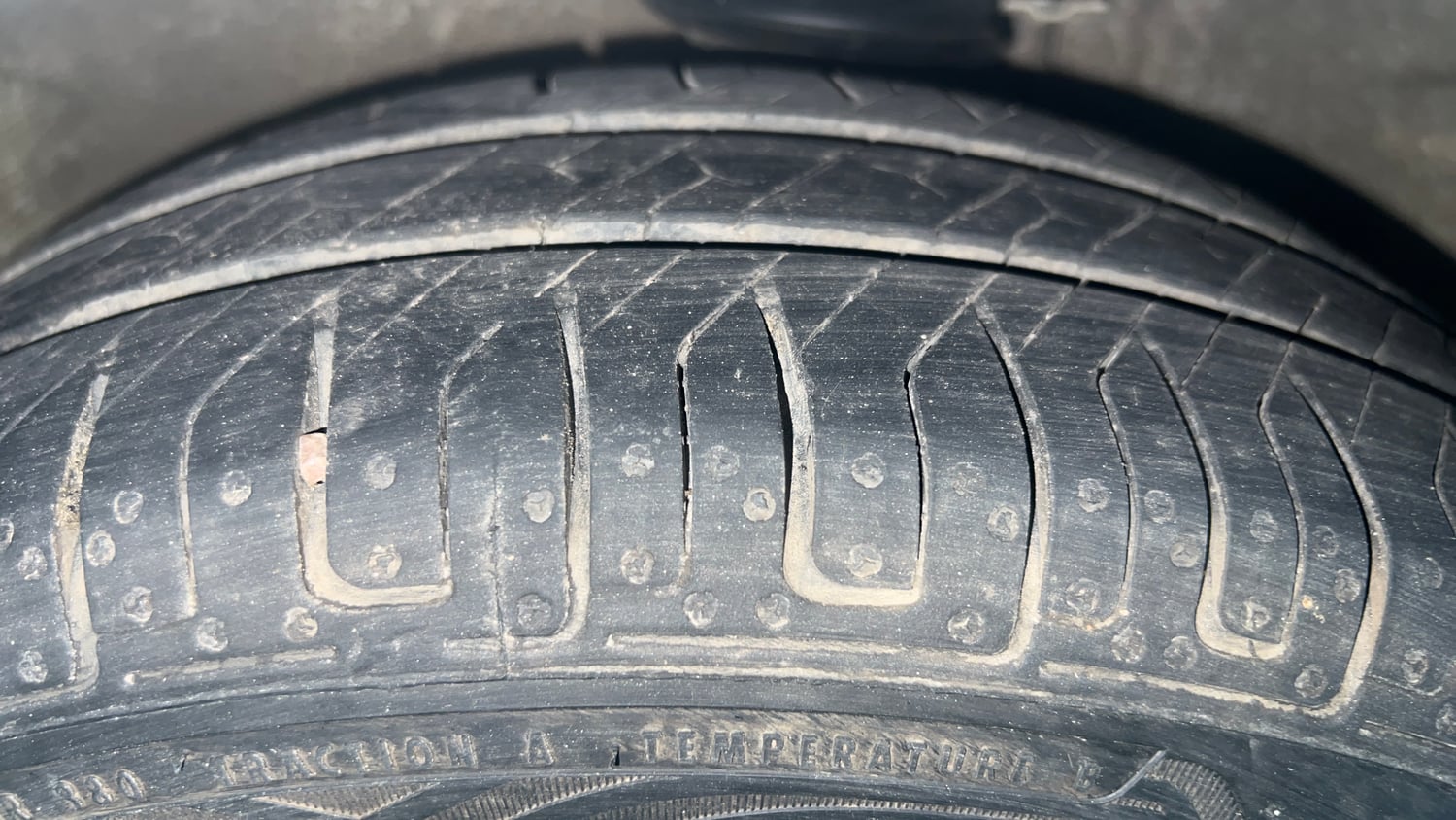 Used 2017 Maruti Suzuki Alto K10 LXI Petrol+cng(outside fitted) Cng Manual tyres LEFT FRONT TYRE TREAD VIEW