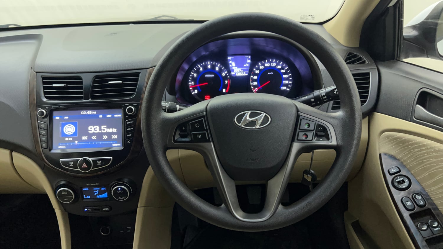 Used 2016 Hyundai Verna 1.6 VTVT SX Petrol Manual interior STEERING VIEW