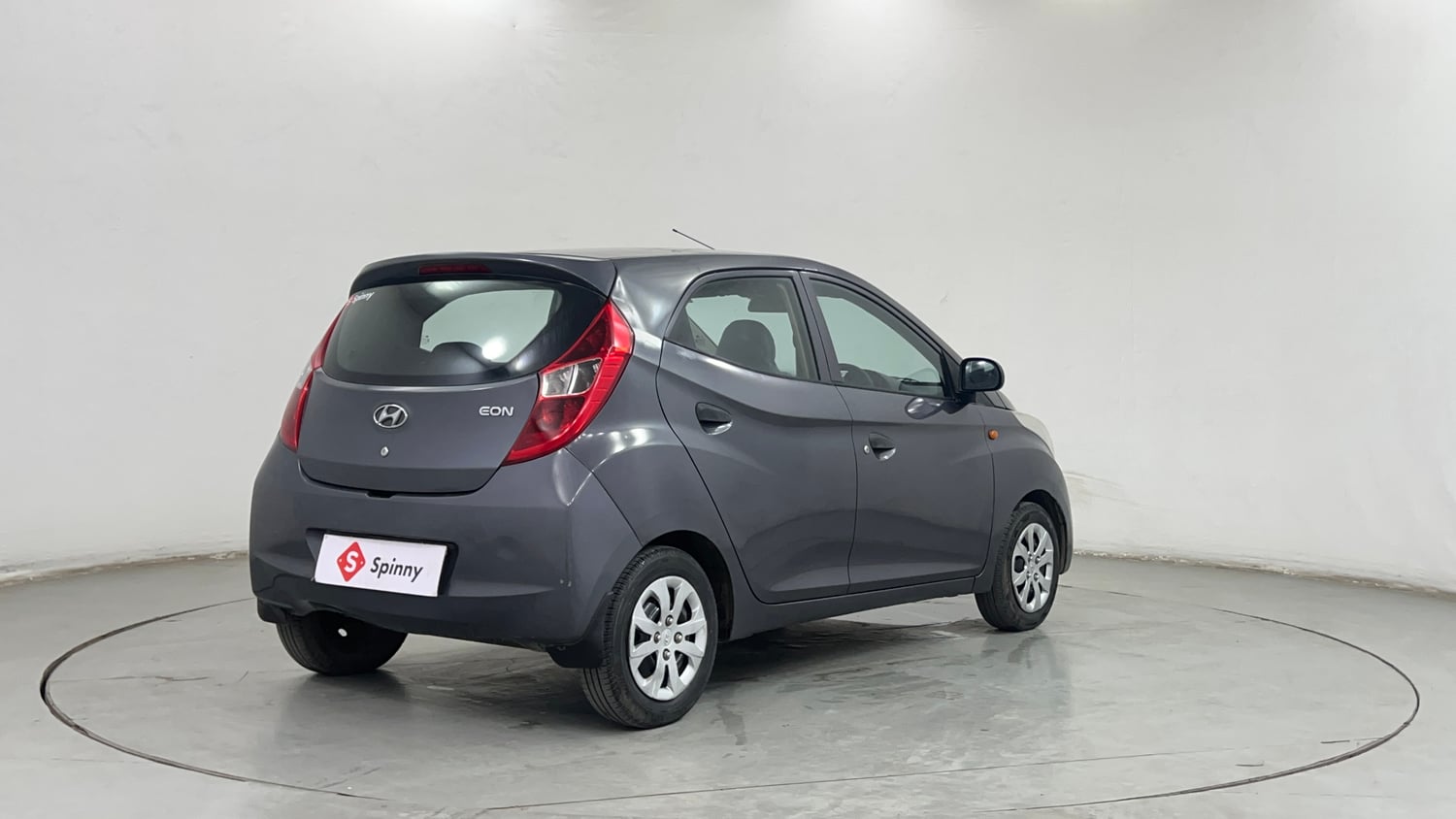 Used 2016 Hyundai Eon Magna + Petrol Manual exterior RIGHT REAR CORNER VIEW