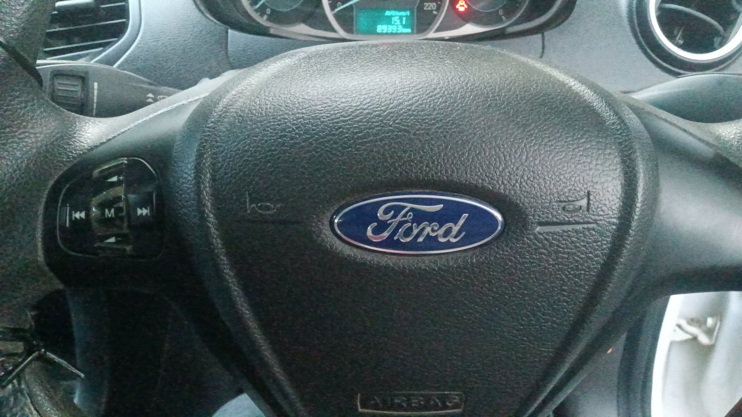Used 2017 Ford Figo Trend 1.2 Ti-VCT Petrol Manual top_features Steering mounted controls