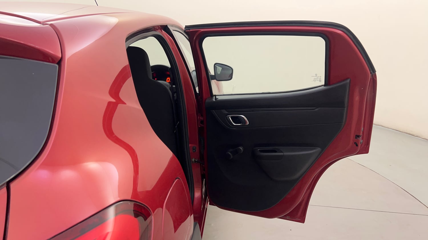 Used 2018 Renault Kwid 1.0 RXT Petrol Manual interior RIGHT REAR DOOR OPEN VIEW