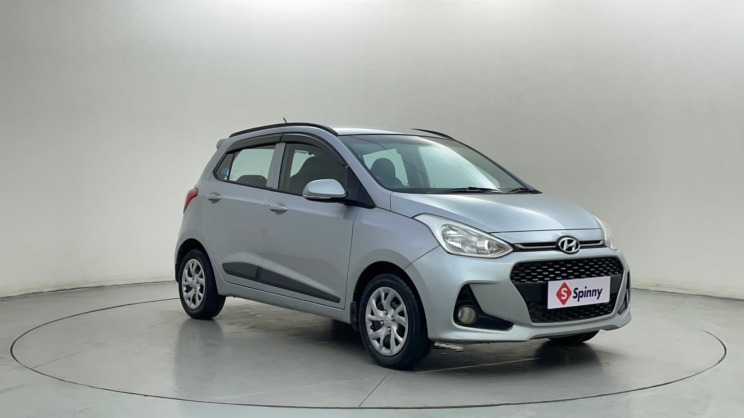 Used 2019 Hyundai Grand i10 Sportz 1.2 Kappa VTVT Petrol Manual exterior RIGHT FRONT CORNER VIEW