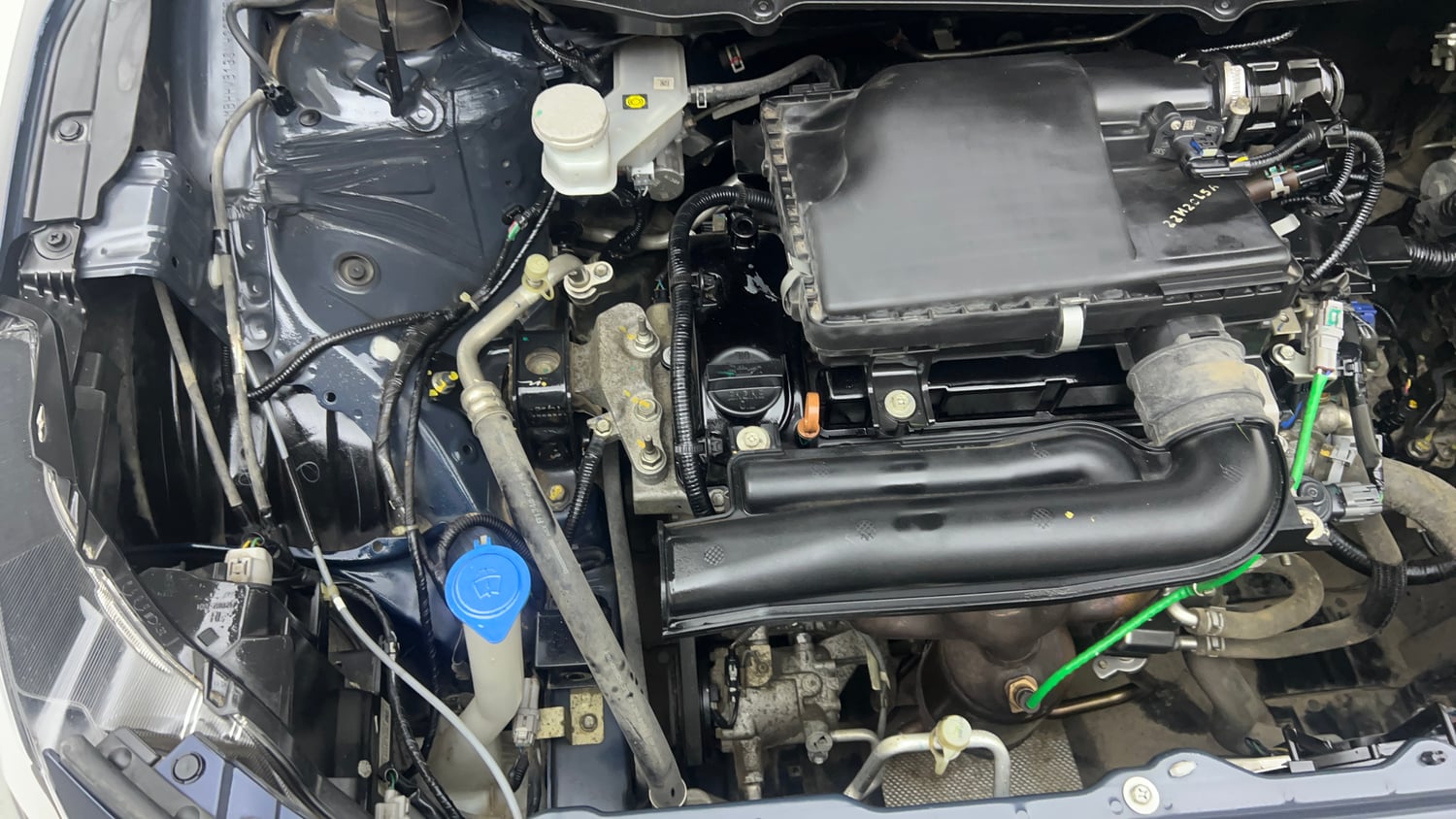 Used 2022 Maruti Suzuki Baleno Zeta MT Petrol Manual engine ENGINE RIGHT SIDE VIEW