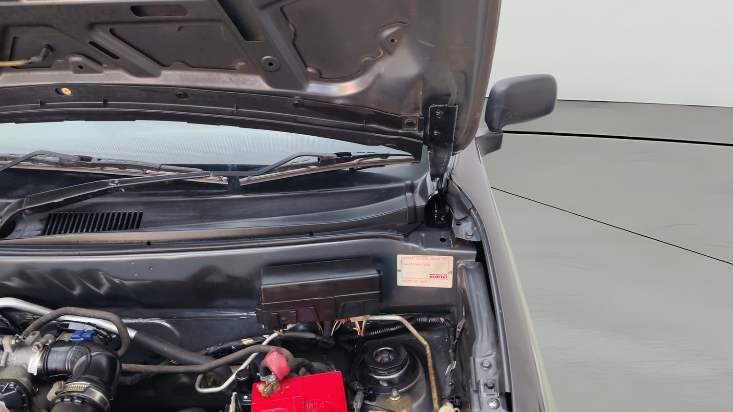 Used 2020 Maruti Suzuki Alto 800 LXi Petrol Manual engine ENGINE LEFT SIDE HINGE & APRON VIEW