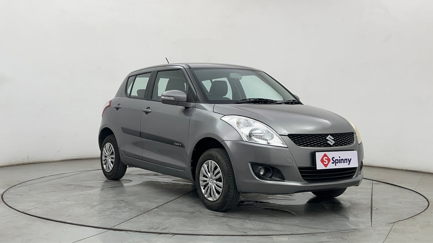 Used 2013 Maruti Suzuki Swift VXi Petrol Manual exterior RIGHT FRONT CORNER VIEW