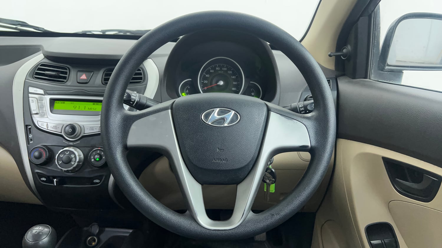 Used 2016 Hyundai Eon Magna + Petrol Manual interior STEERING VIEW