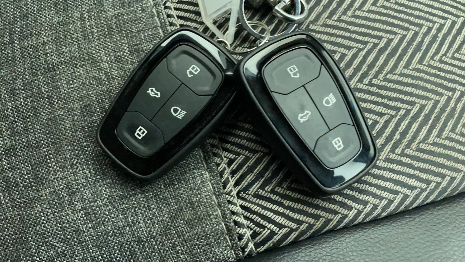 Used 2023 Tata Altroz XZ Diesel Diesel Manual extra CAR KEY VIEW