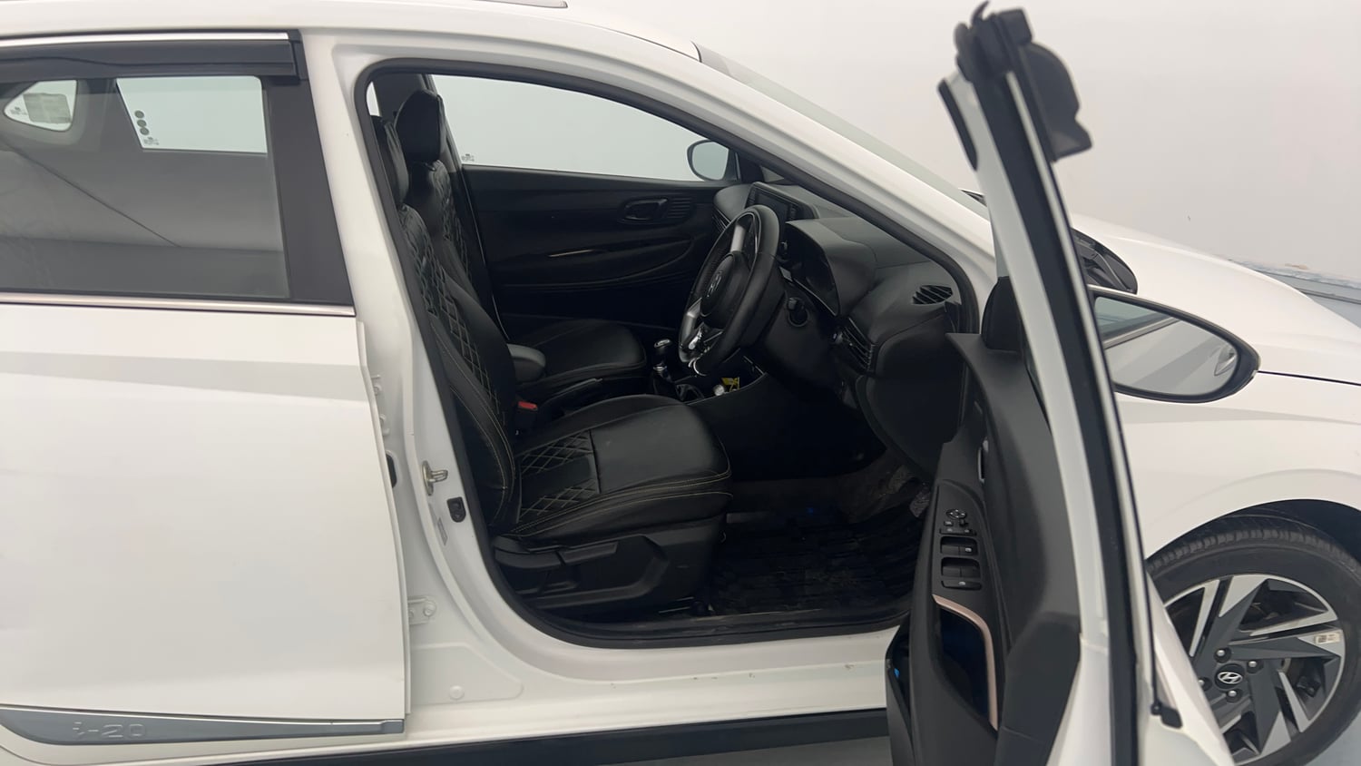 Used 2022 Hyundai i20 Asta 1.2 MT Petrol Manual interior RIGHT SIDE FRONT DOOR CABIN VIEW