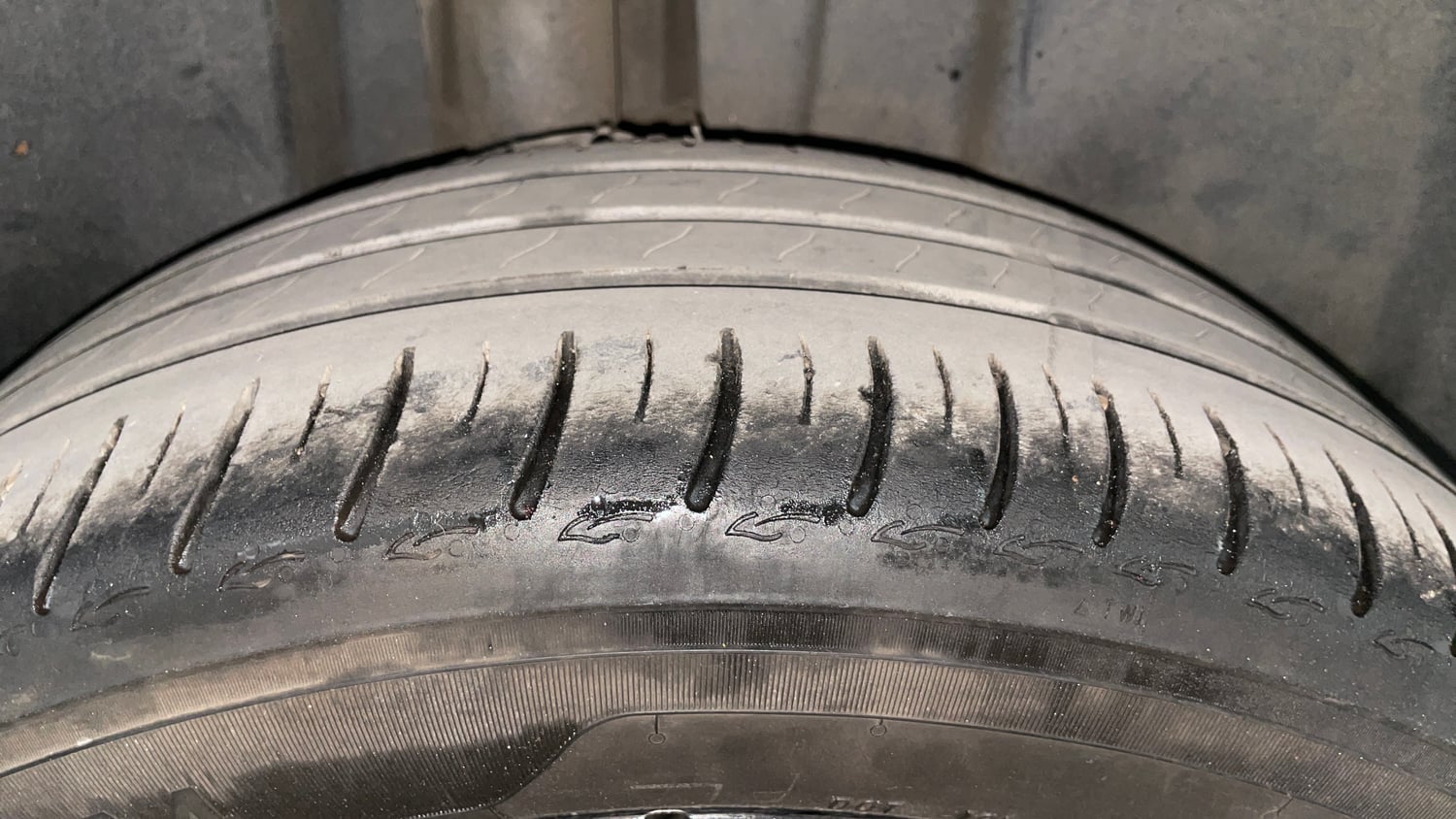 Used 2024 Skoda Slavia Ambition 1.0L TSI MT Petrol Manual tyres RIGHT REAR TYRE TREAD VIEW