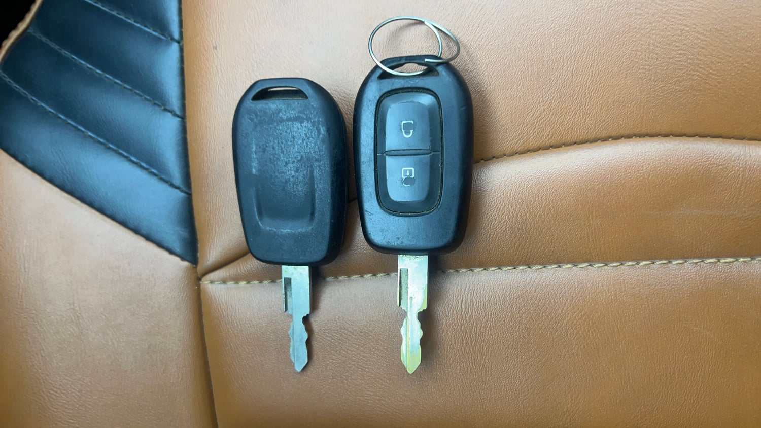 Used 2017 Renault Kwid CLIMBER 1.0 Petrol Manual extra CAR KEY VIEW