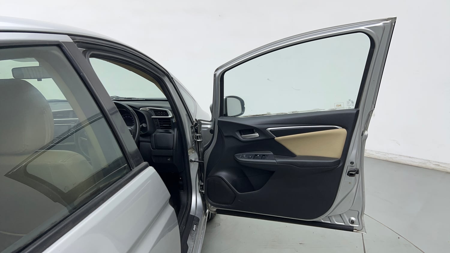 Used 2018 Honda Jazz V Petrol Petrol Manual interior RIGHT FRONT DOOR OPEN VIEW