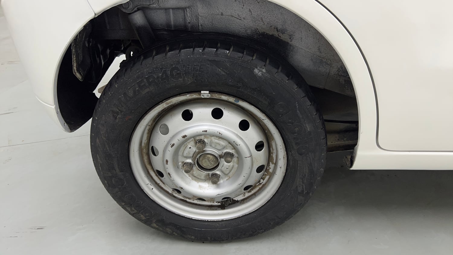 Used 2018 Maruti Suzuki Wagon R LXI CNG Cng Manual tyres RIGHT REAR TYRE RIM VIEW