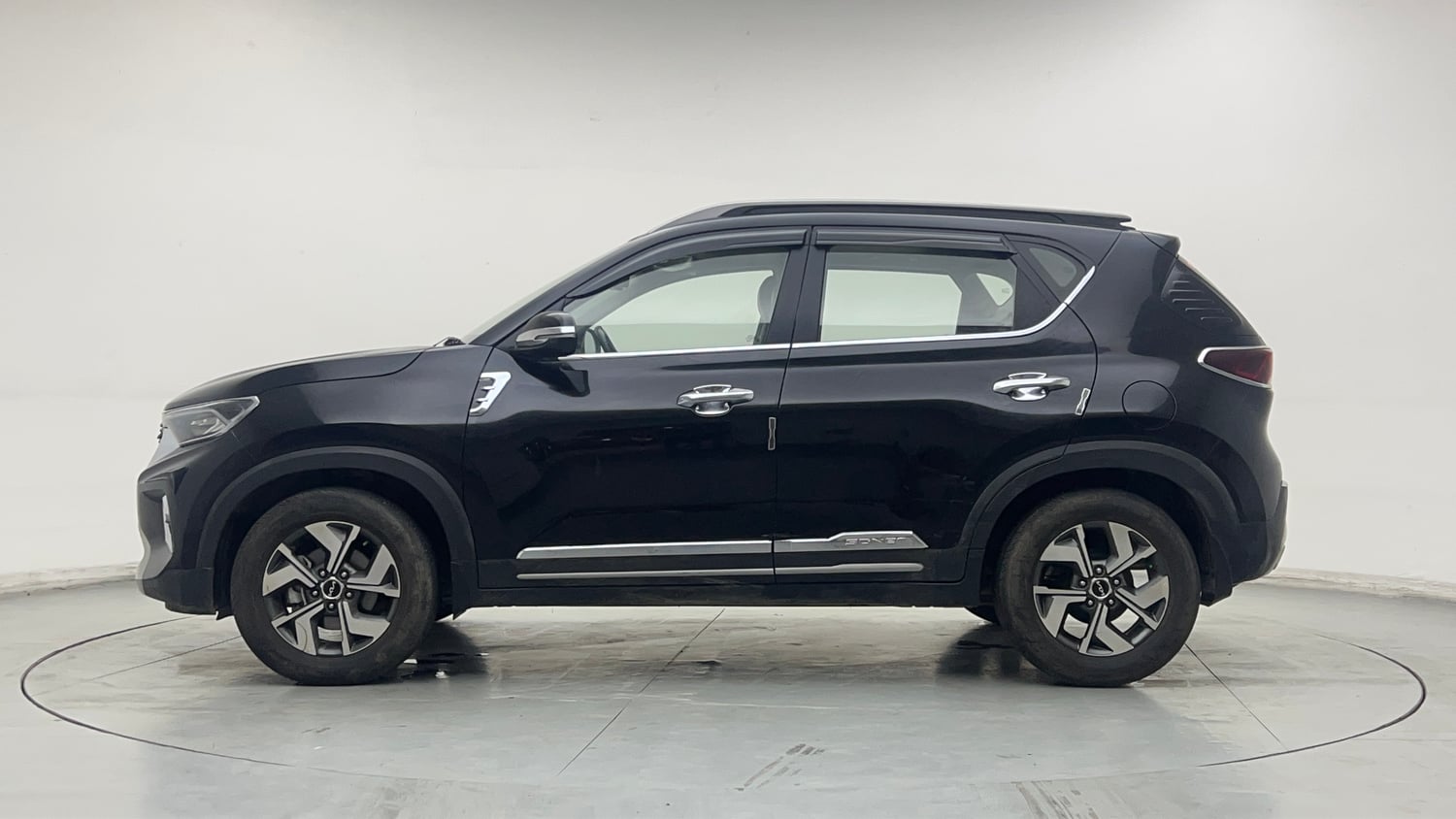 Used 2022 Kia Sonet HTX Plus 1.5 Diesel Manual exterior LEFT SIDE VIEW