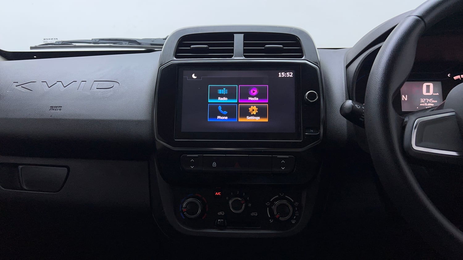 Used 2022 Renault Kwid RXT 1.0 AMT Petrol Automatic top_features Integrated (in-dash) music system