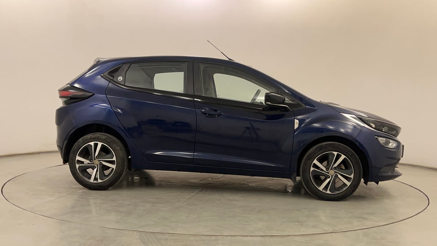 Used 2023 Tata Altroz XZA Petrol Petrol Automatic exterior RIGHT SIDE VIEW