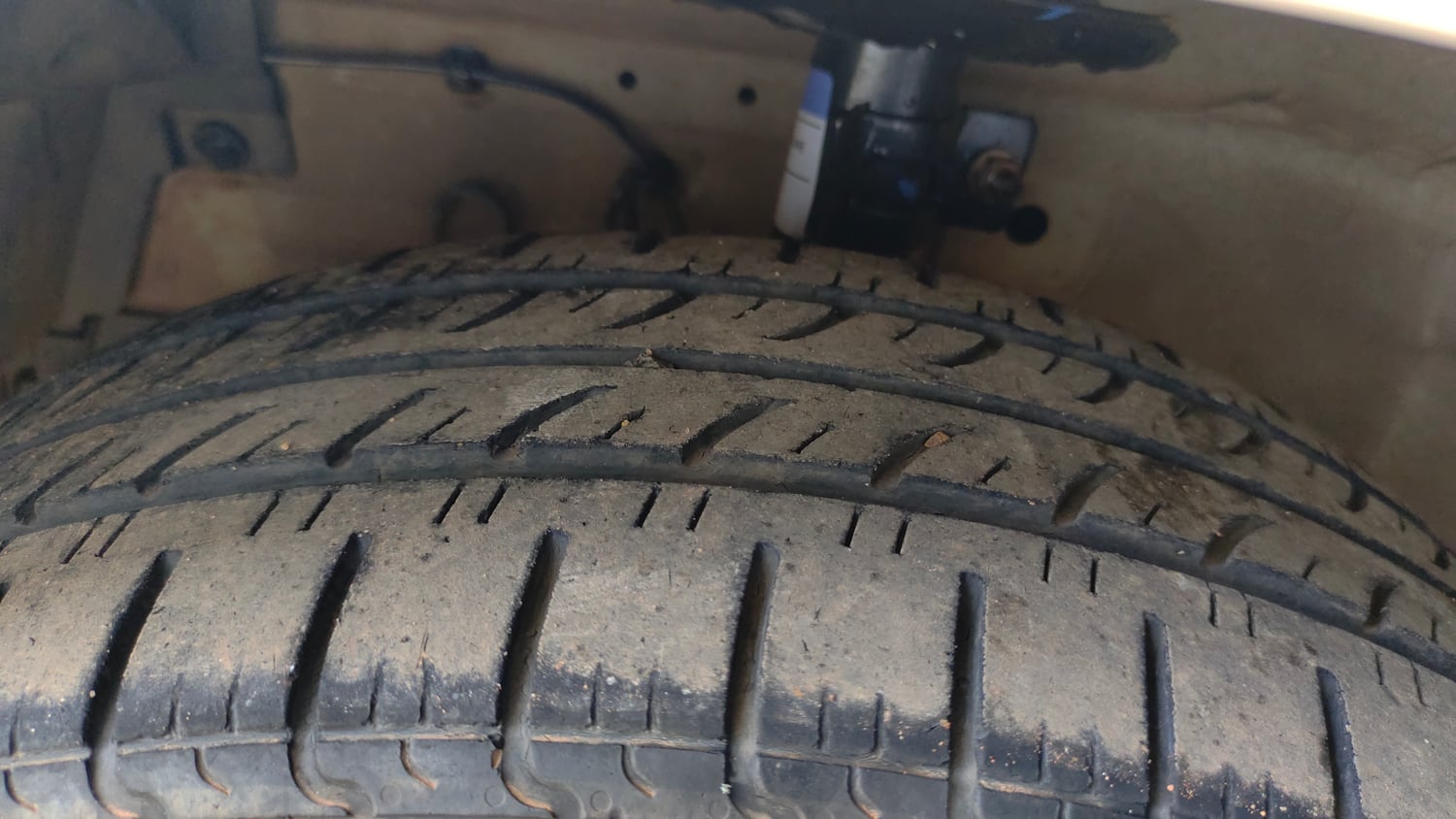 Used 2017 Maruti Suzuki Swift Dzire ZXI Petrol Manual tyres LEFT FRONT TYRE TREAD VIEW