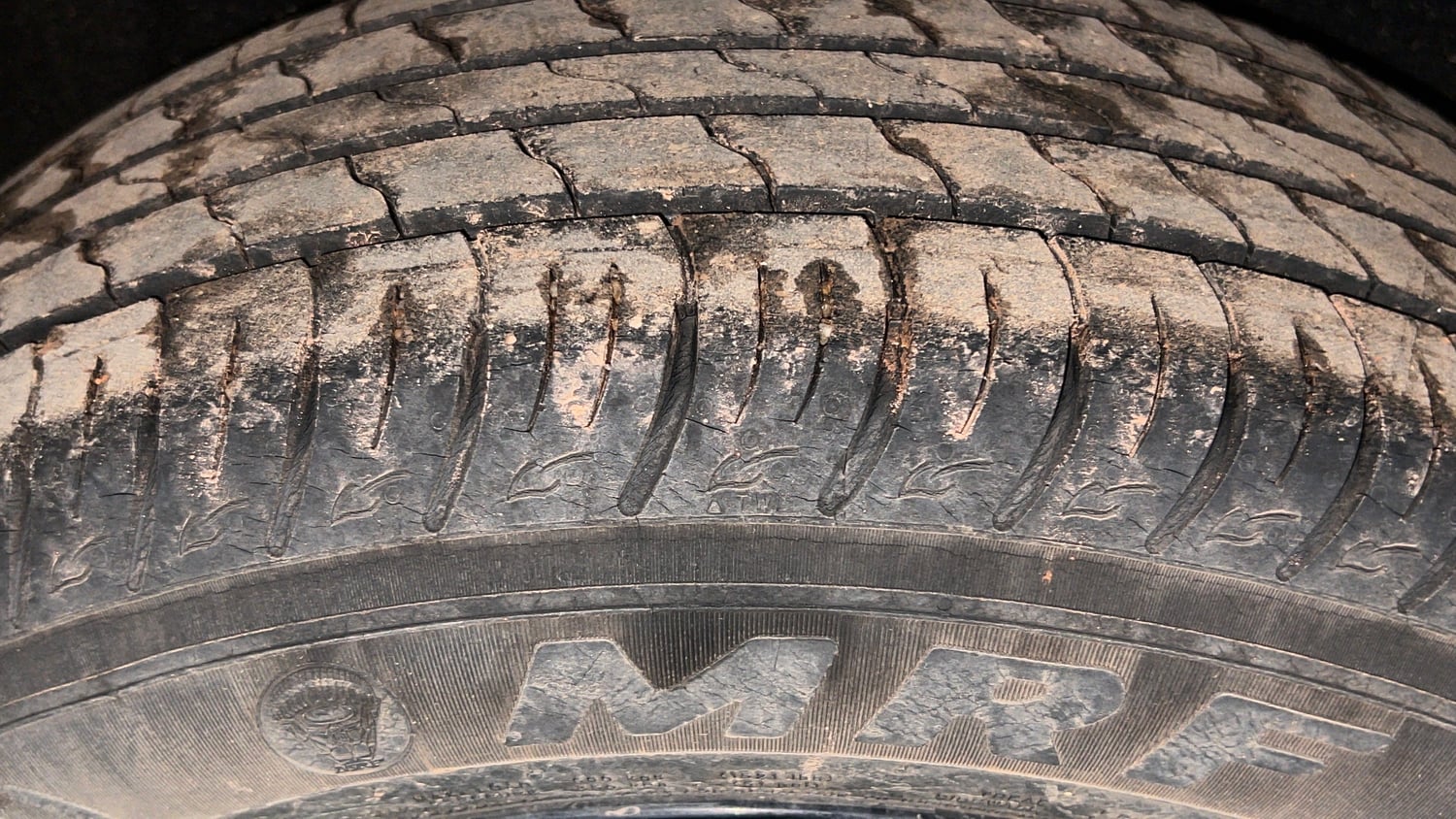 Used 2019 maruti-suzuki Vitara Brezza ZDi Plus AGS Diesel Automatic tyres RIGHT REAR TYRE TREAD VIEW