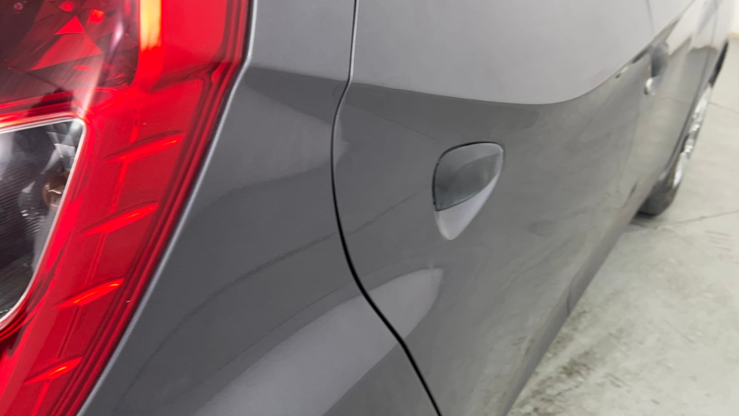 Used 2016 Hyundai Eon Magna + Petrol Manual dents MINOR DENT