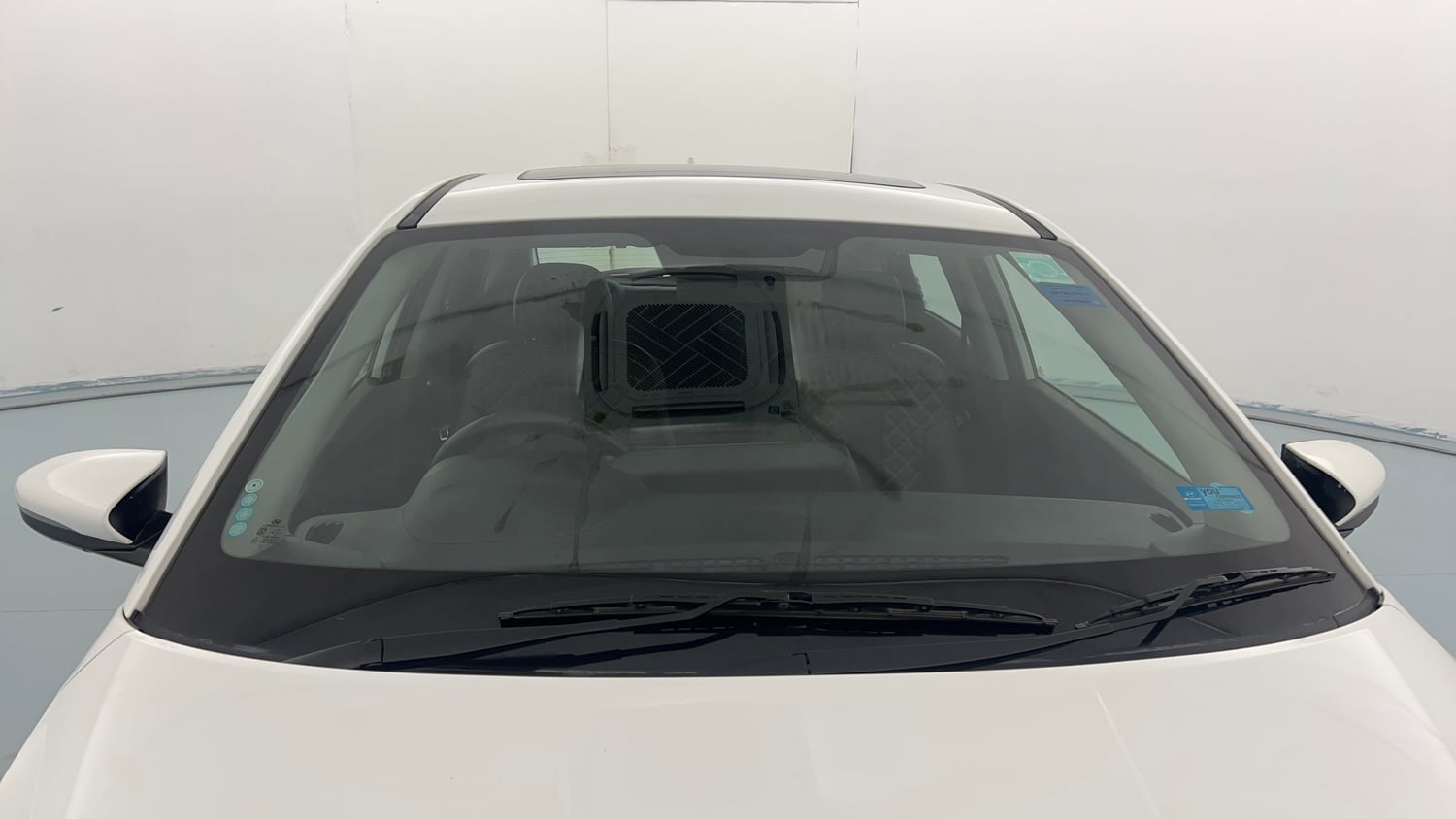 Used 2022 Hyundai i20 Asta 1.2 MT Petrol Manual exterior FRONT WINDSHIELD VIEW