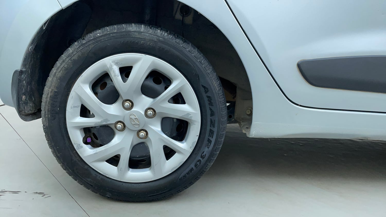 Used 2019 Hyundai Grand i10 Sportz 1.2 Kappa VTVT Petrol Manual tyres RIGHT REAR TYRE RIM VIEW
