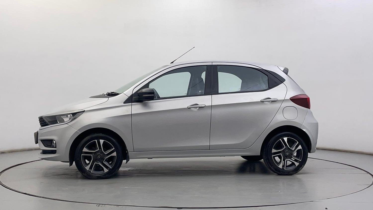 Used 2021 Tata Tiago XZA Plus Petrol Automatic exterior LEFT SIDE VIEW