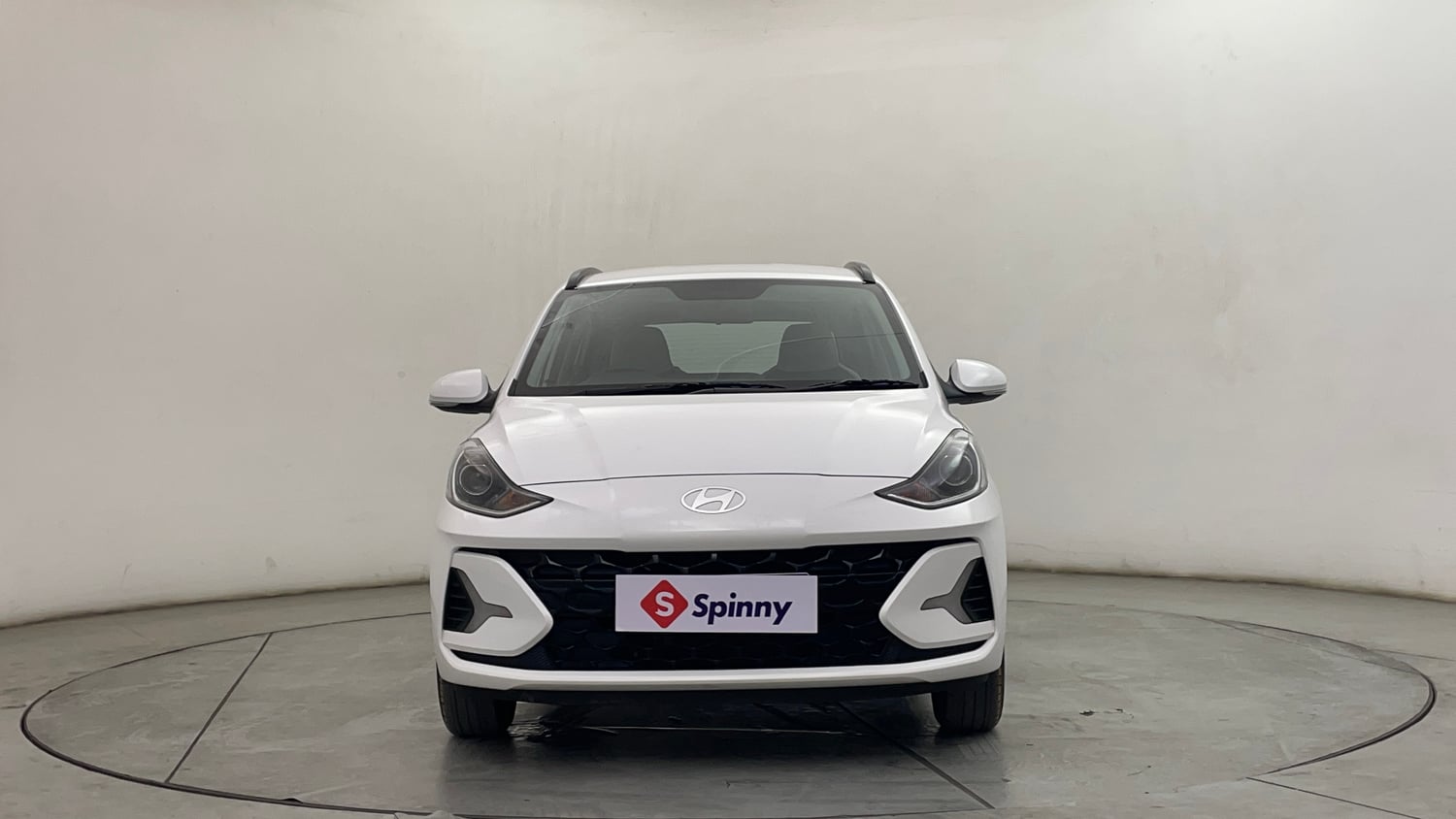 Used 2025 Hyundai Grand i10 Nios Sportz 1.2 Kappa AMT Petrol Automatic exterior FRONT VIEW
