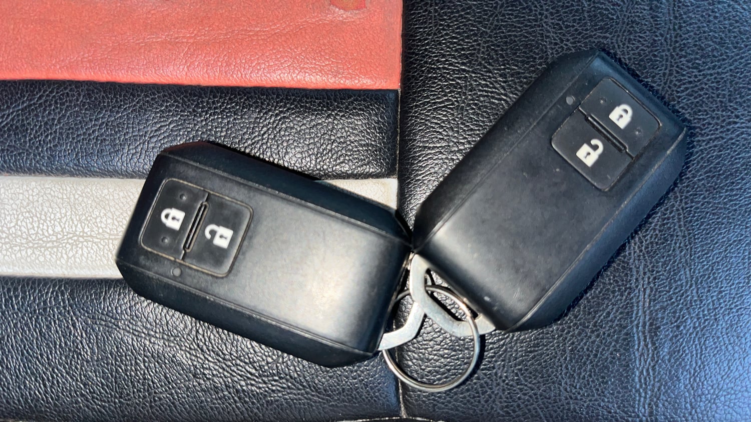 Used 2022 Maruti Suzuki Swift ZXi Petrol Manual extra CAR KEY VIEW