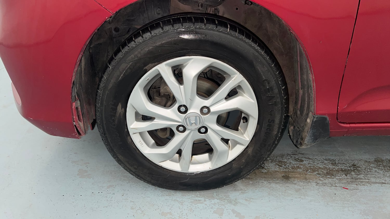 Used 2021 Honda Amaze 1.2 VX MT Petrol Petrol Manual tyres LEFT FRONT TYRE RIM VIEW