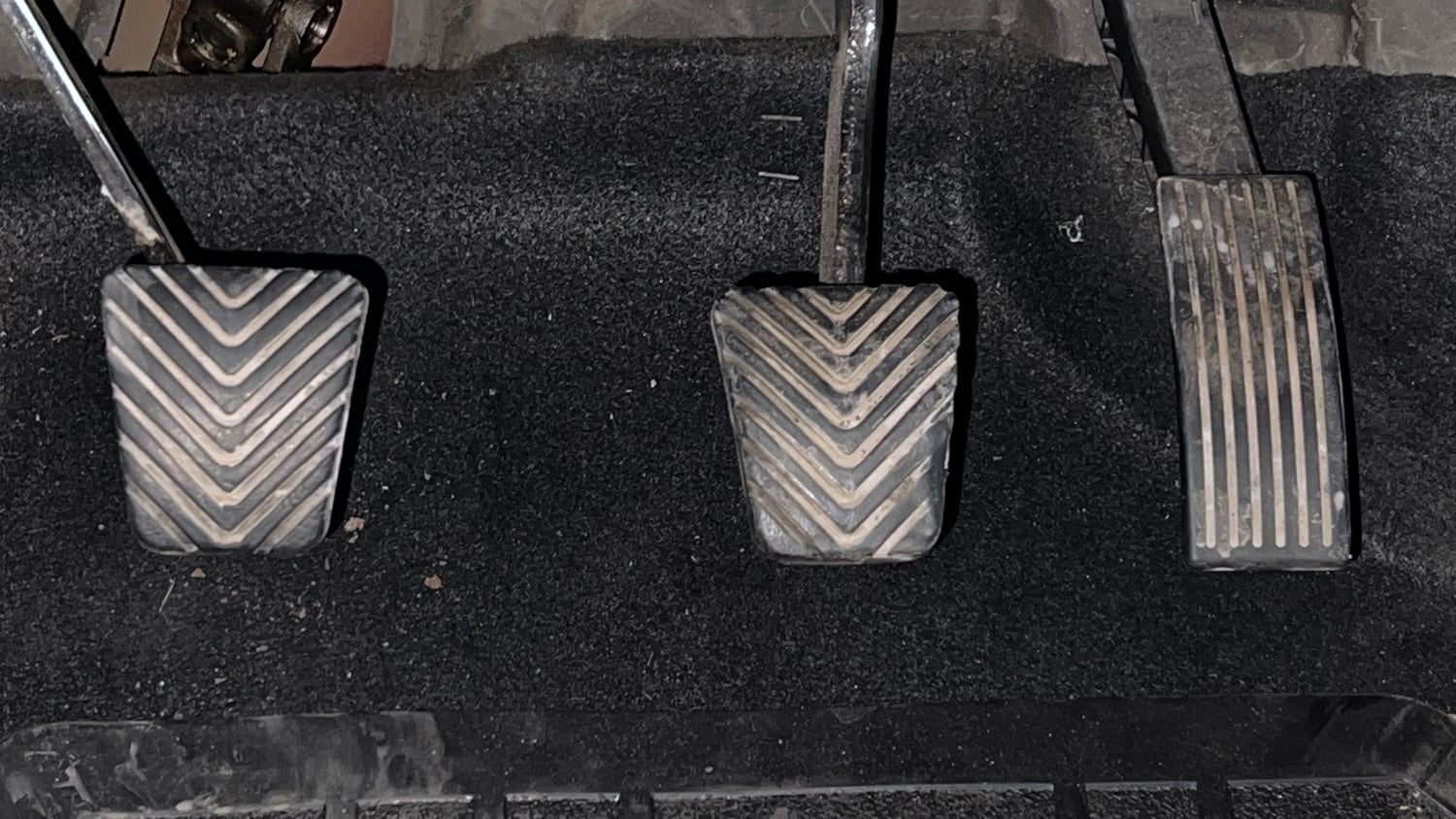 Used 2015 Hyundai Elite i20 Asta 1.4 CRDI Diesel Manual interior PEDALS VIEW