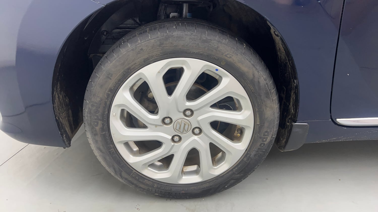 Used 2022 Maruti Suzuki Baleno Zeta MT Petrol Manual tyres LEFT FRONT TYRE RIM VIEW